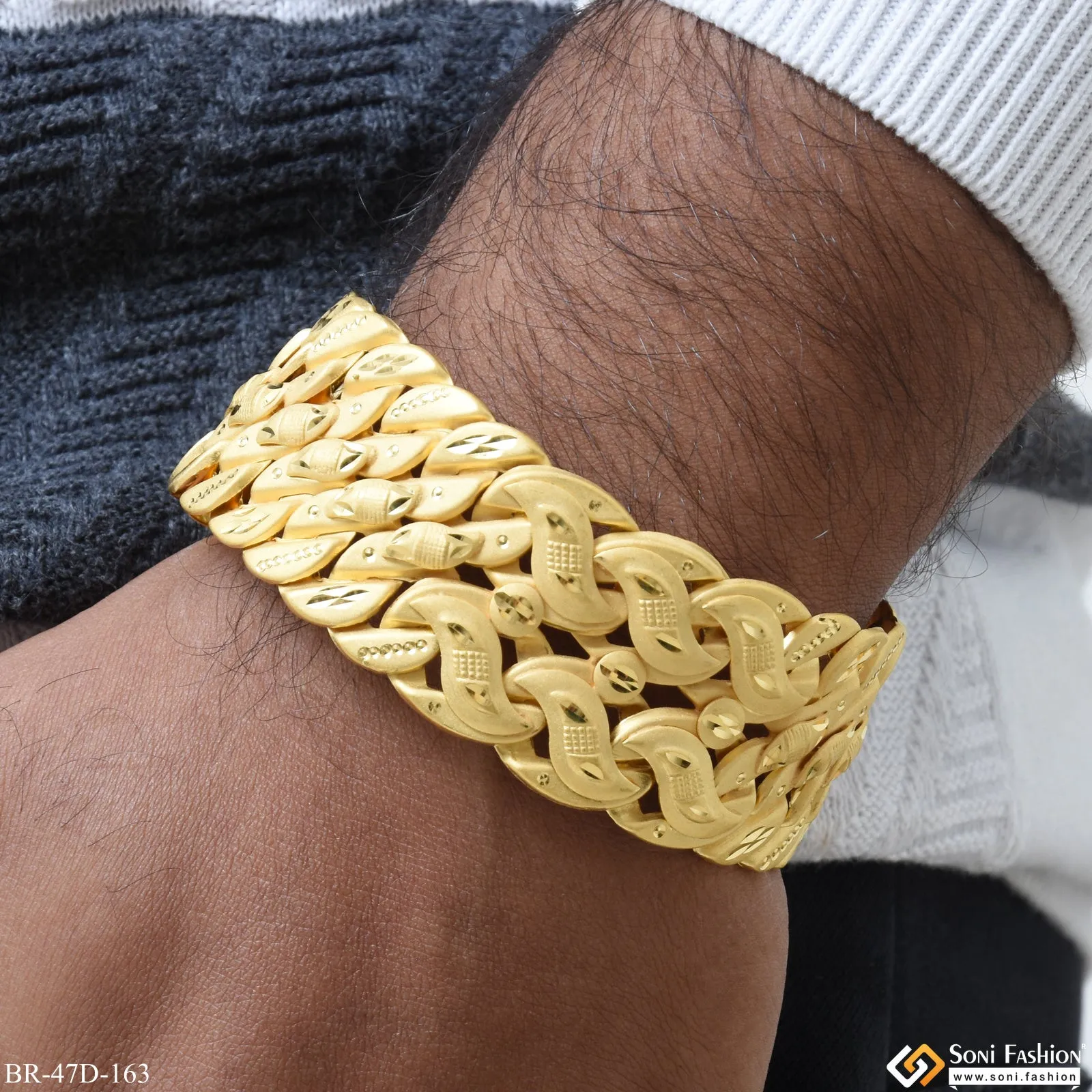 1 Gram Gold Plated Extraordinary Design Pokal Bracelet for Men - Style D163