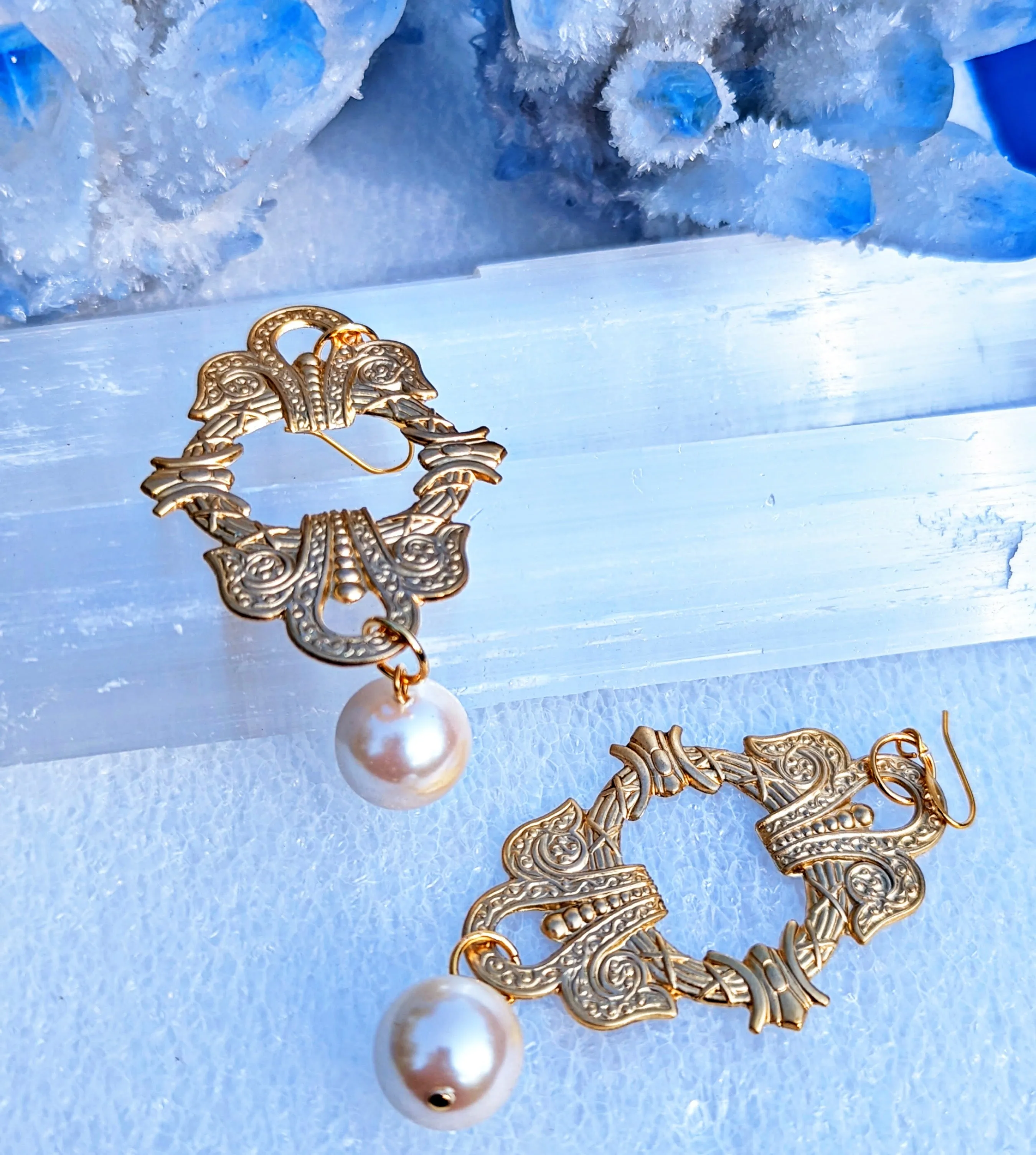 Elizabeth HRM Earrings Brass Pressings Vintage Pearls USA Made Sugar Gay Isber Free Gift Bag Regal