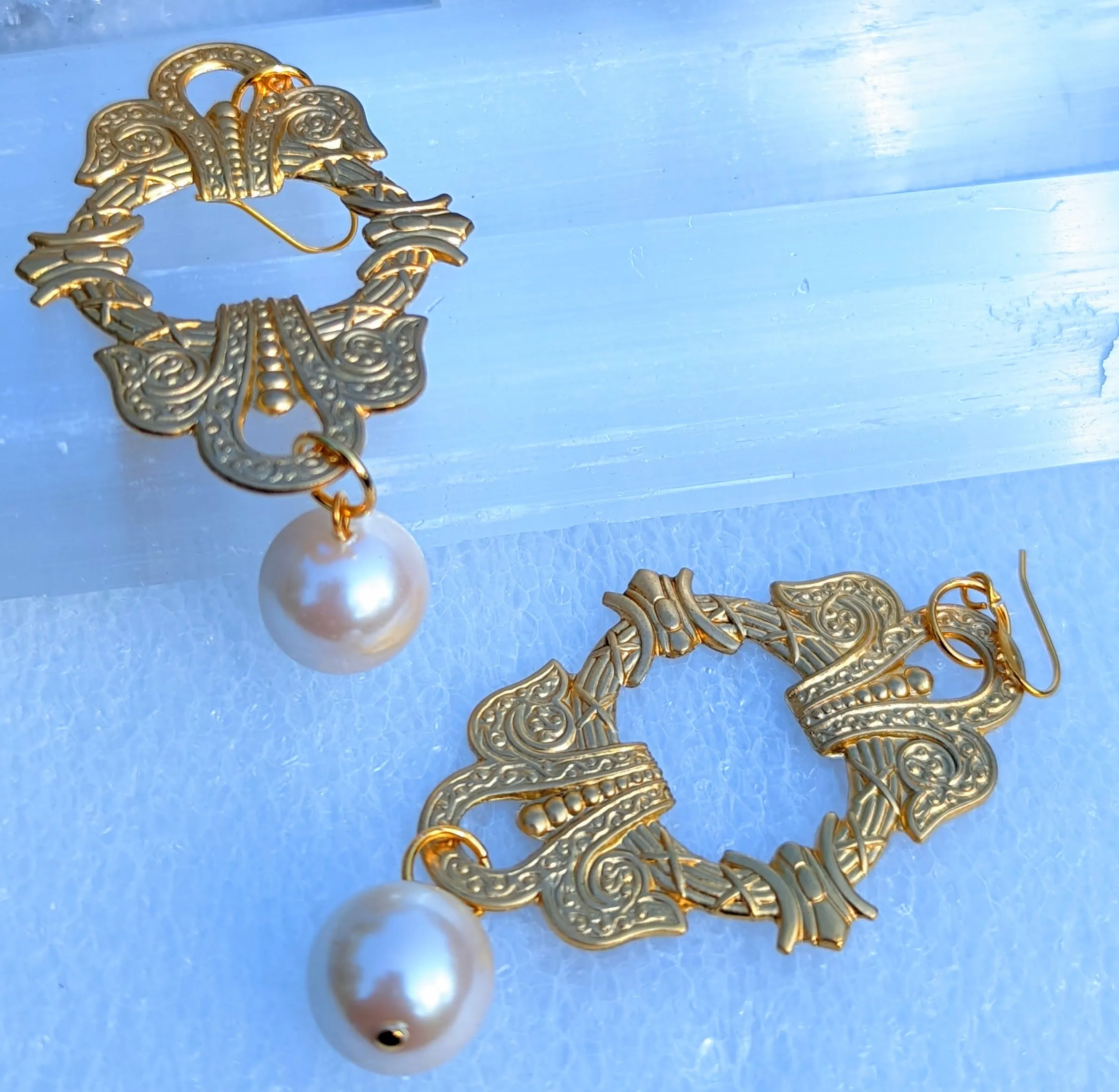 Elizabeth HRM Earrings Brass Pressings Vintage Pearls USA Made Sugar Gay Isber Free Gift Bag Regal
