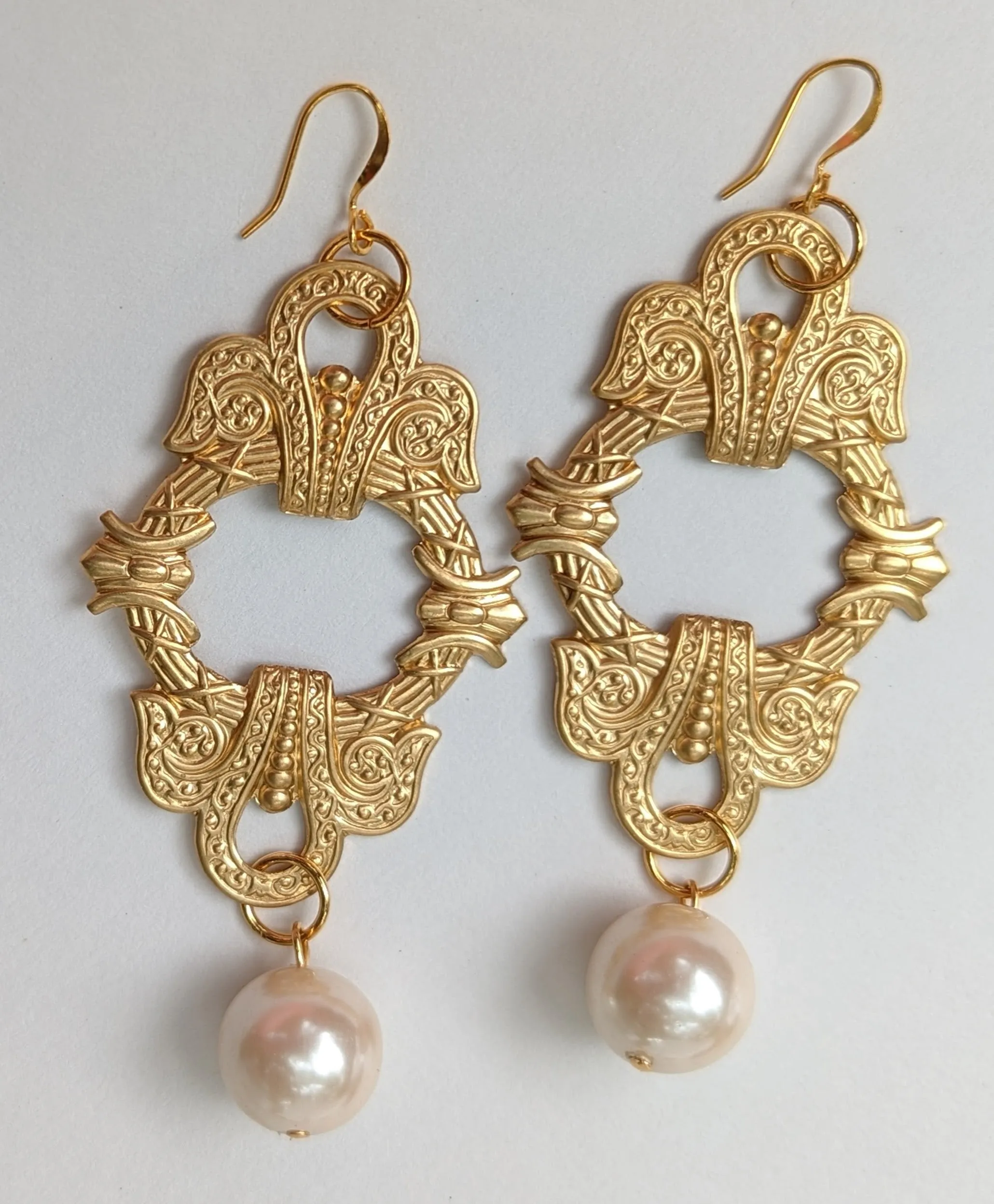 Elizabeth HRM Earrings Brass Pressings Vintage Pearls USA Made Sugar Gay Isber Free Gift Bag Regal