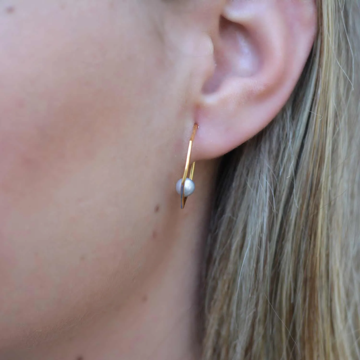 Gold Grey Pearl Earrings Minerva