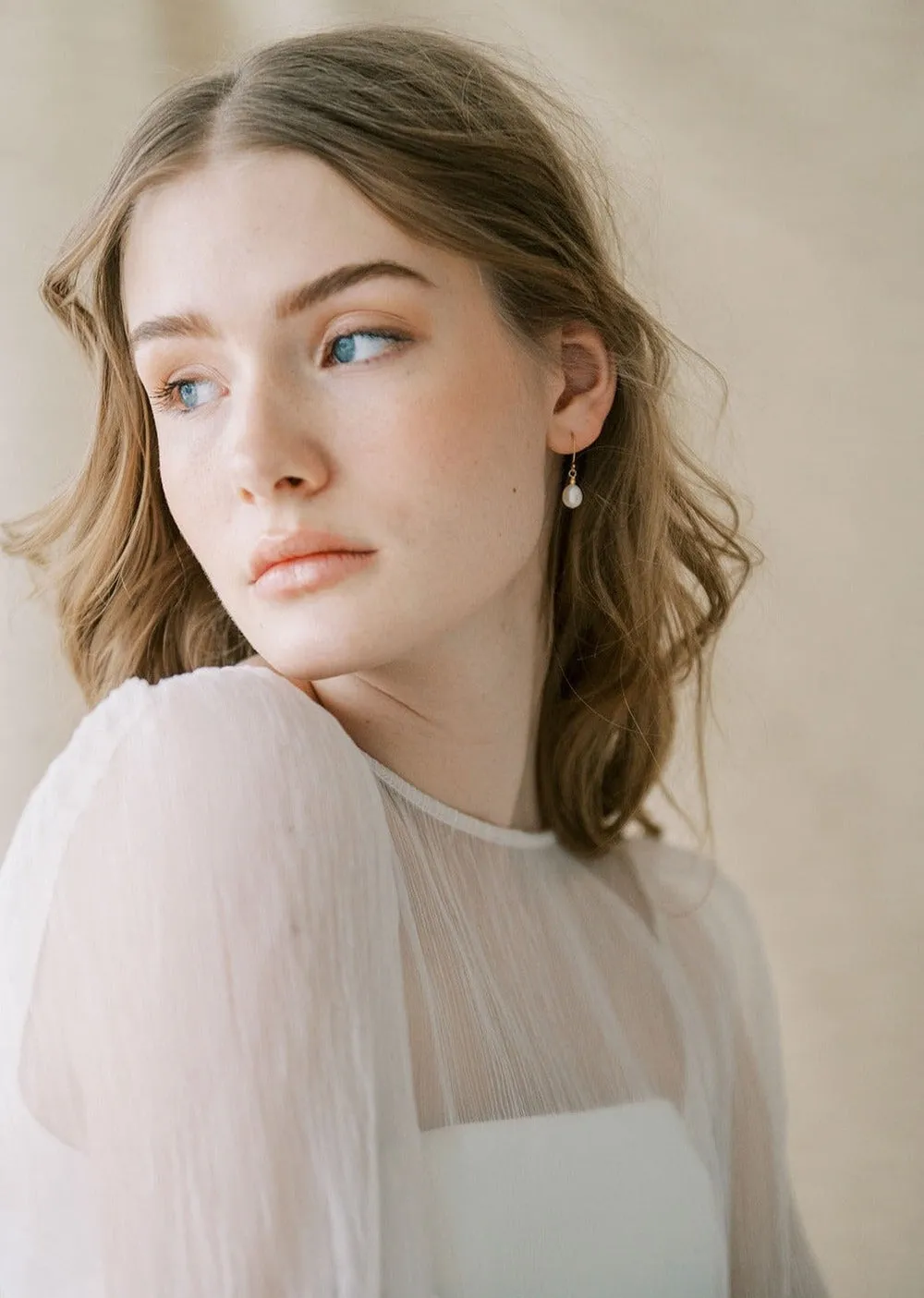 LOREN Simple Pearl Drop Earrings