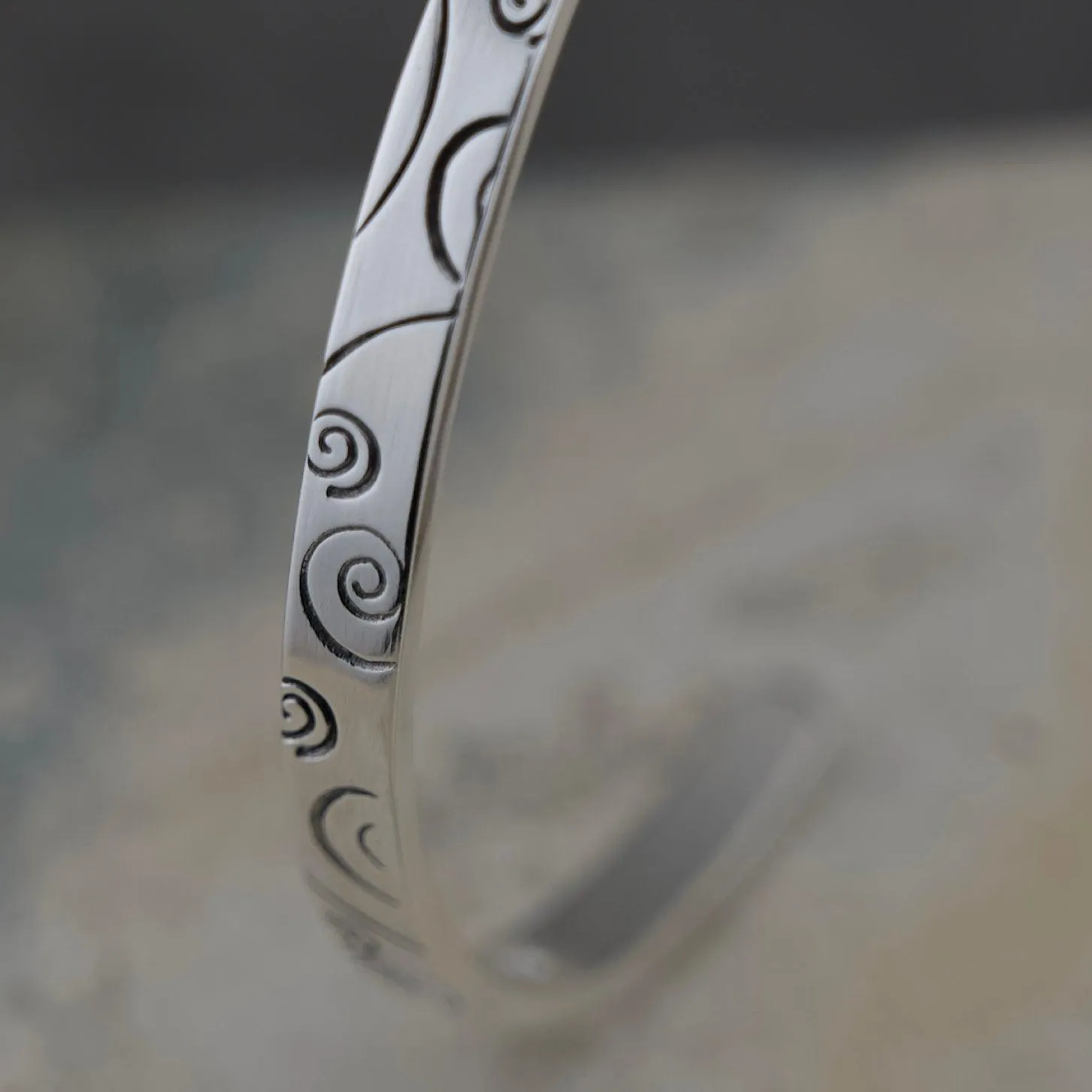 Swirl silver cuff bracelet Unisex bracelet for men or women, adjustable